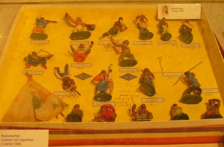 Fig-2Indianer-Musterkarton_907_b.JPG