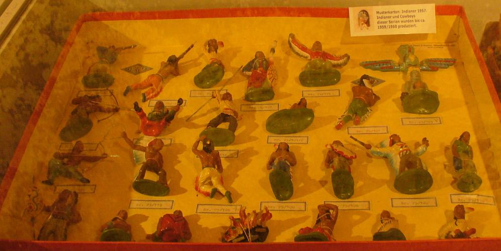 Fig-2Indianer-Musterkarton_911_b.JPG
