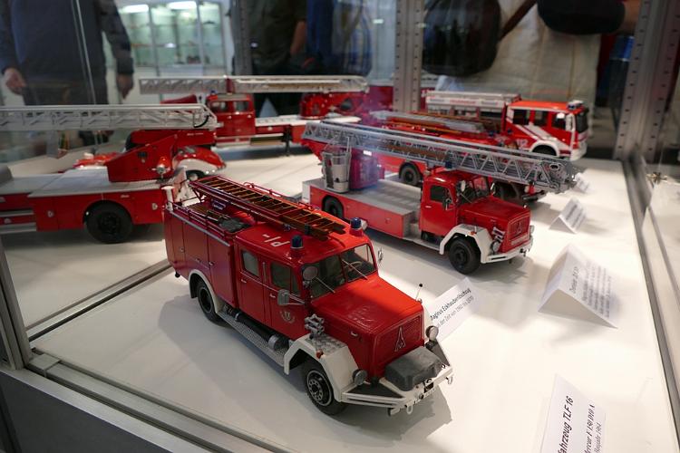 auto_383_Feuerwehr_b.JPG