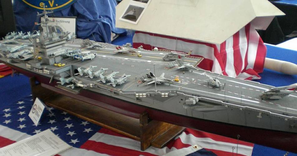 Sch-Flugzeugtraeger_953_w.JPG