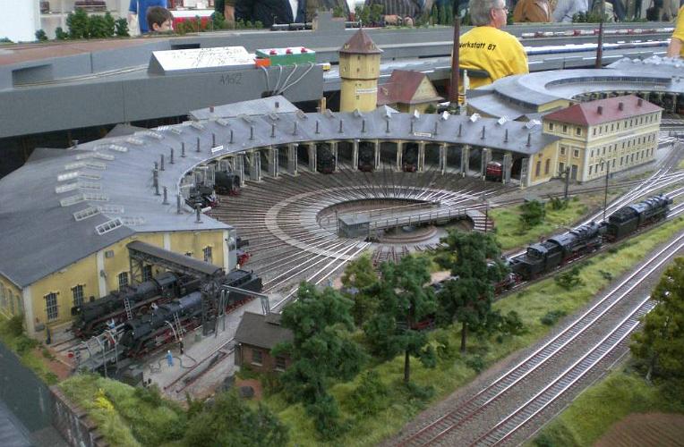Bahn-Drehscheibe_232_w.JPG