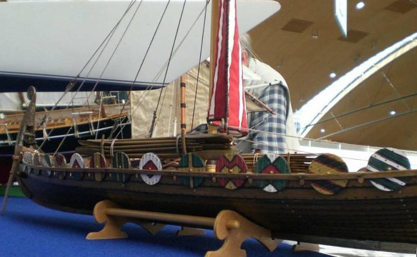 Sch-Wikingerschiff_178_w.JPG