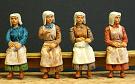 Wes006_Sitzende_Siedlerinnen