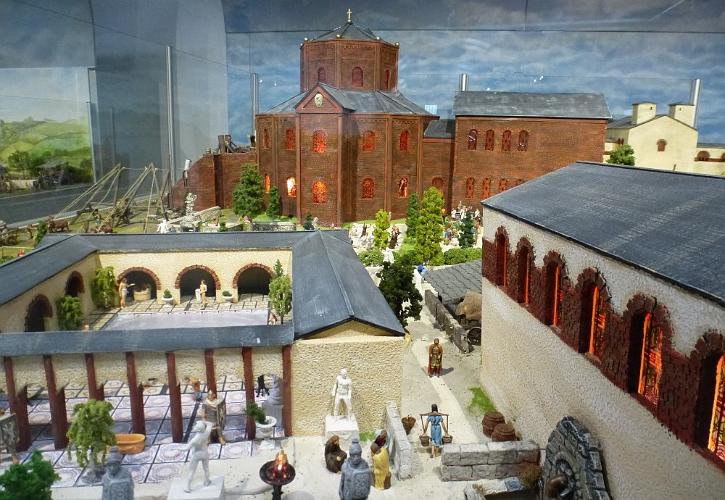 Pfalz_zu_Aachen_8921.jpg - CREATOR: gd-jpeg v1.0 (using IJG JPEG v62), quality = 90