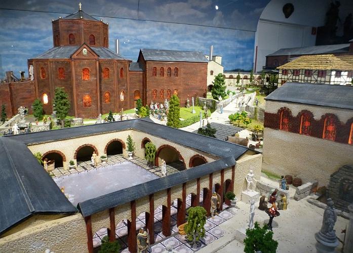 Pfalz_zu_Aachen_8925.jpg - CREATOR: gd-jpeg v1.0 (using IJG JPEG v62), quality = 90